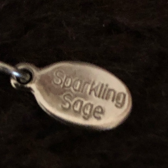 Sparkling Sage Sliced Agate Necklace - 799 $30 or $25 w/offer - Picture 2 of 3